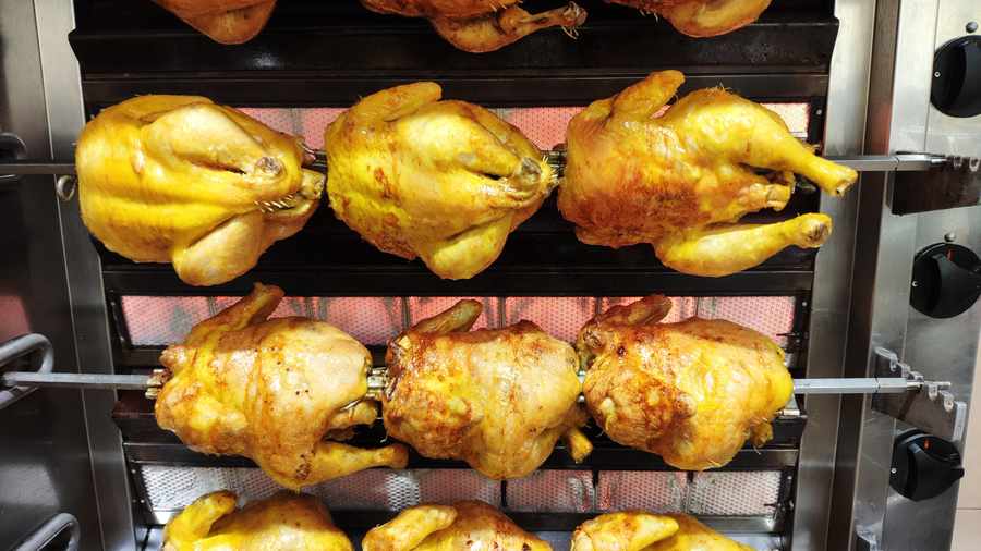 Pollos asados para llevar en Rivas Chicken